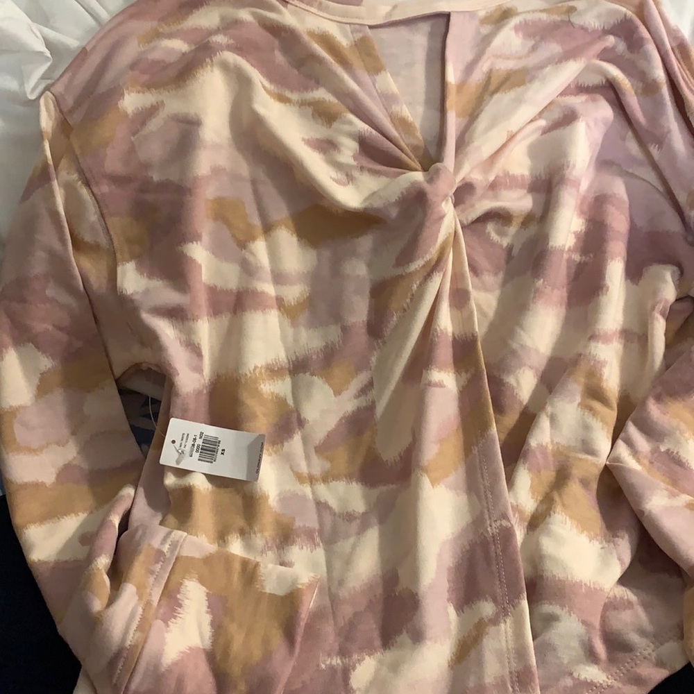 Women size extra small shirt new  long sleeve soft material to the skin pink